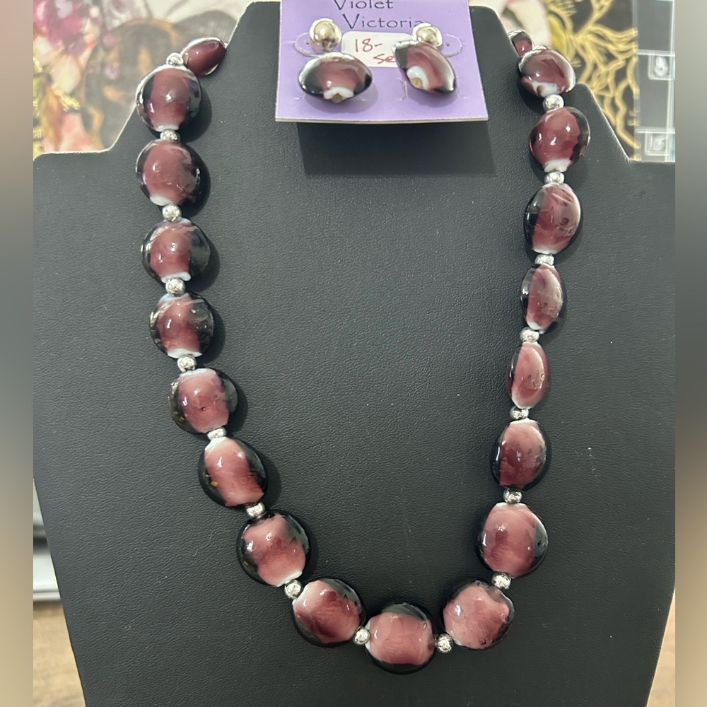 NWT necklace and earrings set